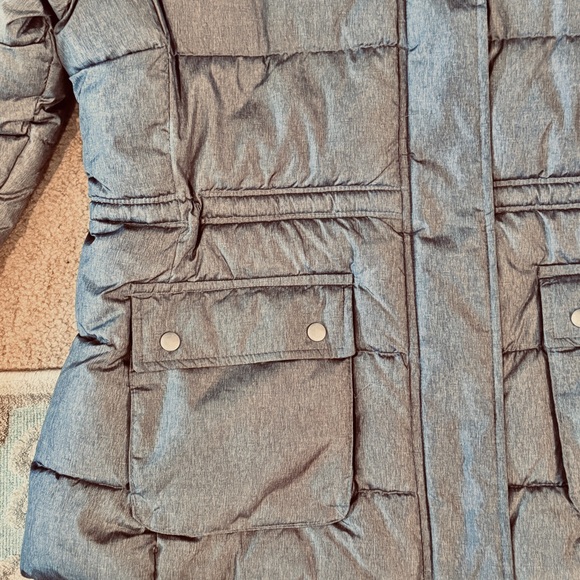 GAP women’s Metallic Gray Puffer Jacket - Picture 9 of 9